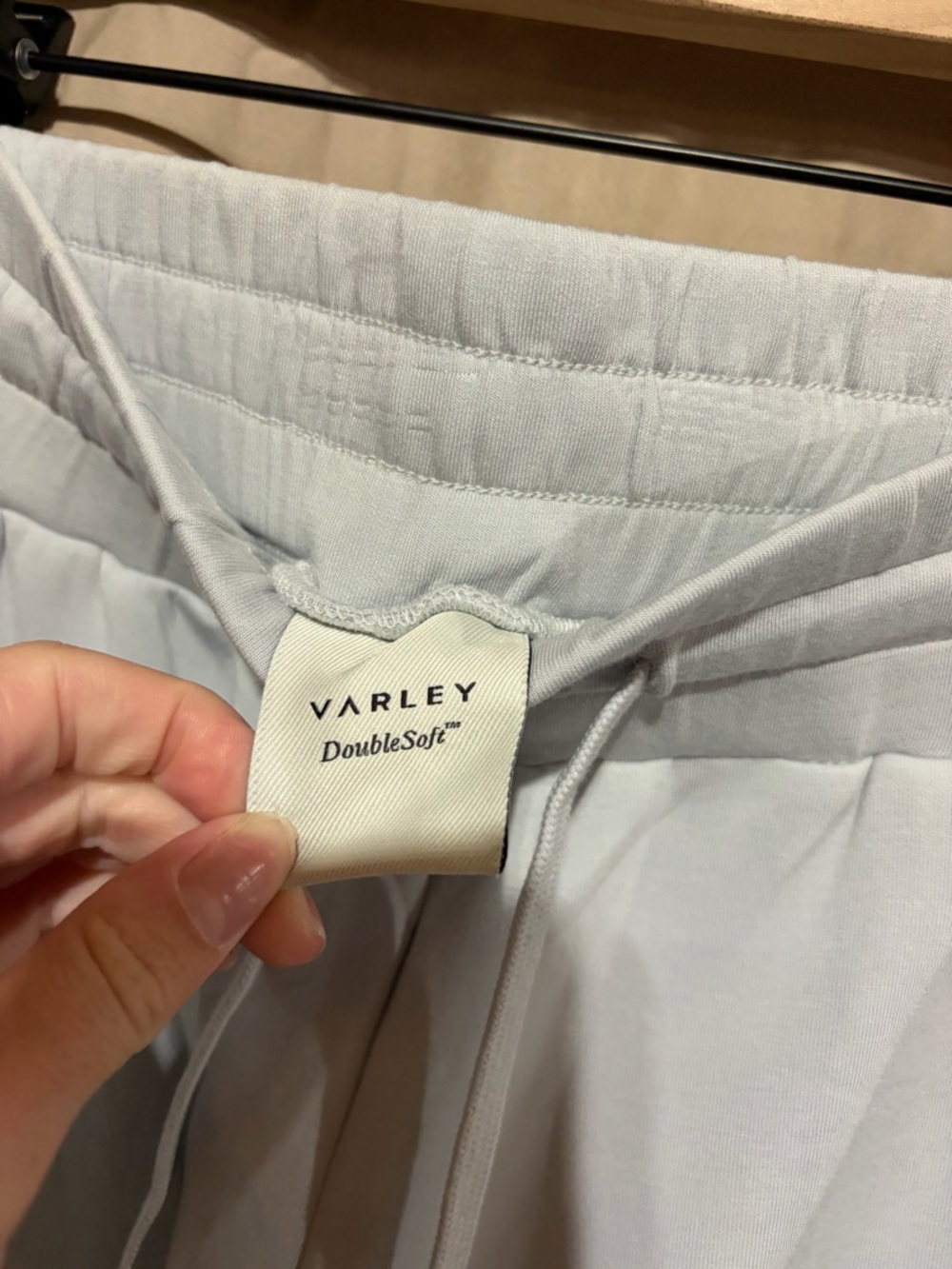 Varley shorts - Picture 3 of 4